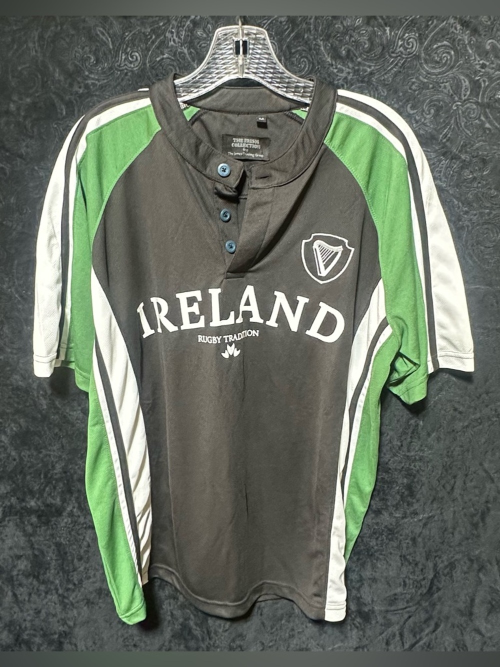 Like NEW! Ireland Rugby Tradition Mens M Black & Green Short Sleeve Shirt